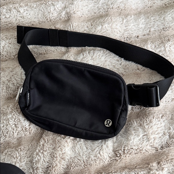 lululemon athletica Handbags - lululemon athletica Black Belt Bag for Men